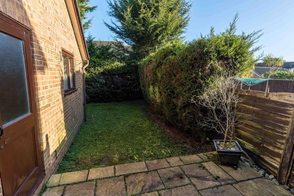 2 Bedroom House-Driveway - Bournemouth Hospital - Long Stay Discounts - Lima Apartments Ltd Exterior photo
